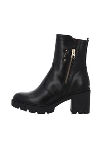 Bottines noires en cuir avec fermeture à glissière, quincaillerie dorée, talon bloc épais et semelle texturée avec un motif strié.