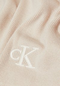 Calvin Klein Jeans GIFT BEANIE & SCARF SET - Bufanda - gray morn