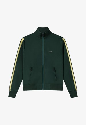 Chaqueta deportiva de color verde oscuro con cierre de cremallera y cuello alto, con rayas amarillo claro en las mangas, bolsillos laterales con cremallera y un pequeño logo en el pecho.