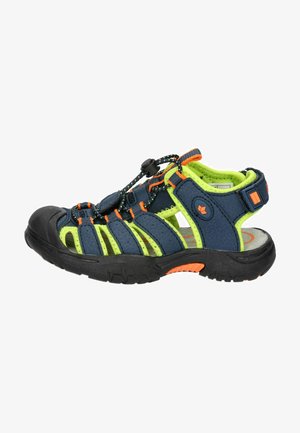 Sandal de exterior em azul-marinho e verde-lima, com parte superior em malha, biqueira em borracha, atacadores elásticos ajustáveis e sola texturizada com detalhes em laranja.