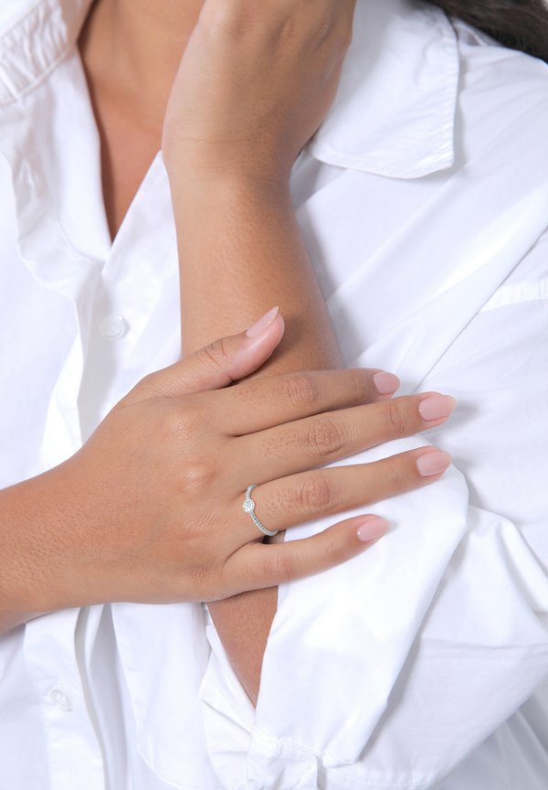 TWISTED SPARKLING - Ring - silberfarben