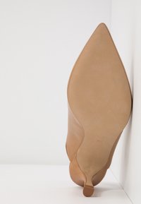 Minelli Escarpins - tan