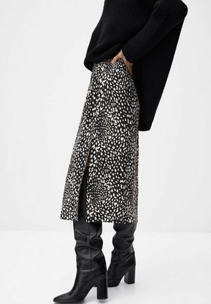 Pencil skirt - black