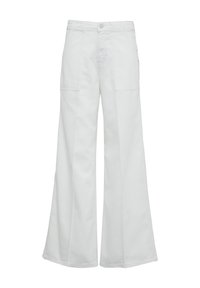 Szerokie białe spodnie wykonane z bawełny, z średnim stanem, dwiema przednimi kieszeniami i zapięciem na guziki. Gładka faktura, bez widocznych wzorów.