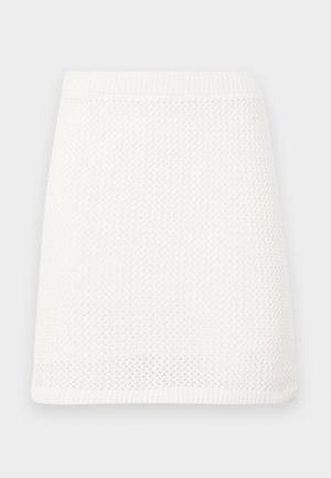 Λευκή πλεκτή μίνι φούστα με υφή, ελαστική μέση και ίσια σιλουέτα.