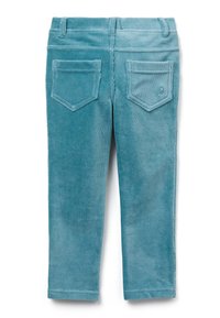 Modré kordové kalhoty s hladkou strukturou, obsahující dvě zadní kapsy a prošívané detaily. Rovný střih s pasem.