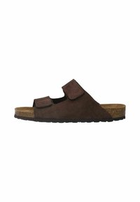 Bruine suède slide sandaal met twee verstelbare bandjes, kurken voetbed en een getextureerde rubberen zool. Open teenontwerp met een minimalistische stijl.