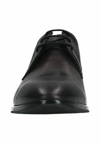Zwarte leren nette schoen met een gladde afwerking, ronde neus, textuur bovenkant en dunne veters, met subtiele geperforeerde details aan de zijkanten.
