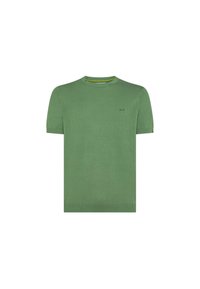 T-shirt a maniche corte verde in maglia con scollo rotondo e texture minima. Presenta un piccolo logo sul petto e un colletto interno di colore contrastante.