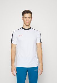 Nike Performance - ACADEMY TOP BRANDED - Sport T-shirt - white/black/bright crimson Miniatuurafbeelding 1