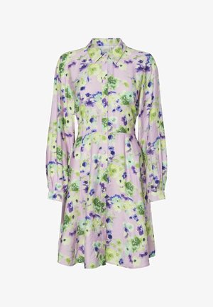 Lillelillane lilledega kaunistatud kleit, millel on rohelised ja sinised lilled, pikad varrukad, krae ning nööbid esiküljel.