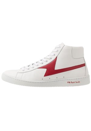 Baskets montantes blanches avec un motif d'éclair rouge sur le côté et "PS Paul Smith" écrit sur la semelle.