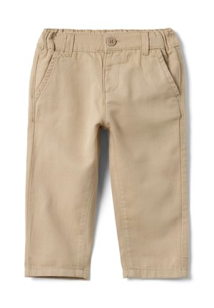Pantalones beige para niño pequeño con cintura elástica, cierre de botón, trabillas para cinturón y bolsillos frontales inclinados, hechos de tela suave.