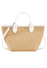 Borsa a tracolla intrecciata color tan con manici e dettagli in pelle bianca. Presenta un logo dorato e una tracolla regolabile. Superficie texturizzata.