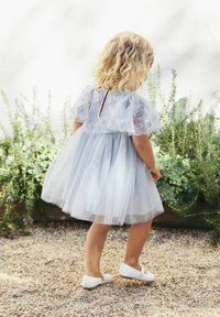 Thumbnail Image 3
