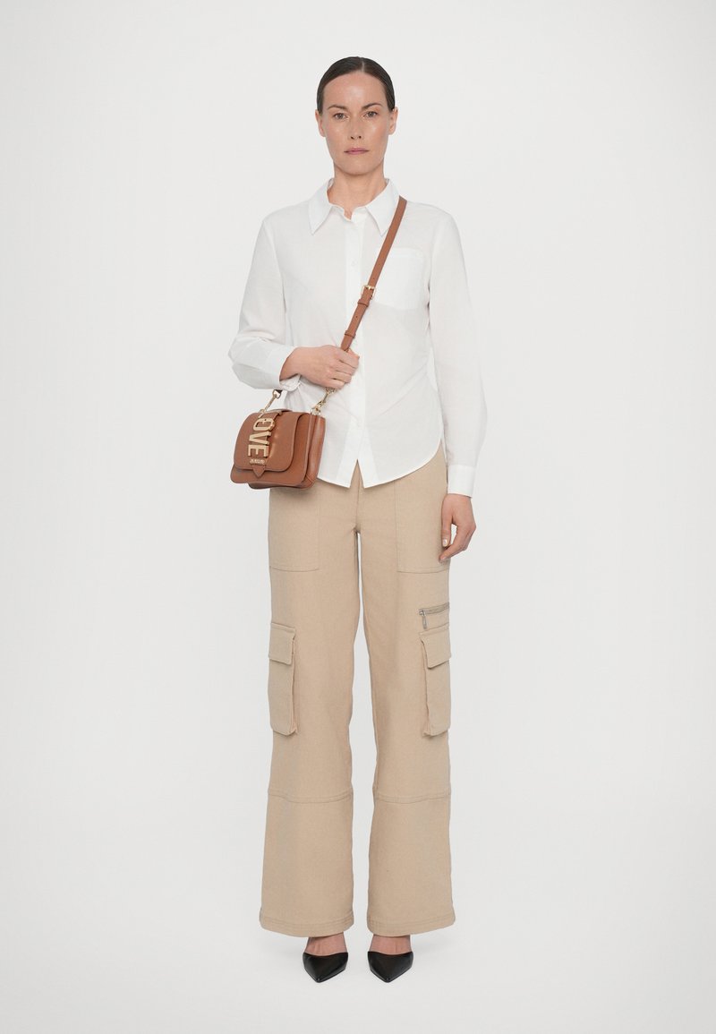Love Moschino LOVEBUG - Torbica - camel