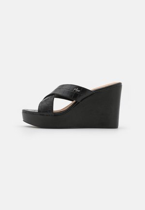 ENA - Korolliset pistokkaat - black
