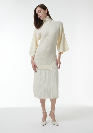 COMBINED  - Strickkleid - white