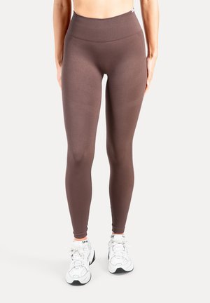Smilodox LESEDI SEAMLESS SCRUNCH - Leggings - dunkelbraun
