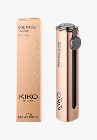 KIKO Milano One Magic Touch Lip Stylo w różowym złocie, w cylindrycznym opakowaniu z czarnym akcentem; opakowanie zdobi geometryczny wzór oraz nazwa marki.