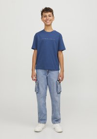 Jack & Jones Junior JJESTAR NOOS - Marškinėliai su spaudiniu - ensign blue