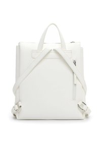 Valge nahast seljakott tekstureeritud viimistlusega, millel on reguleeritavad sangad, ülemine käepide ja külgmist lukuga taskut.