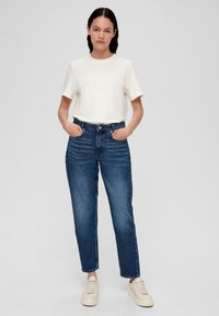 s.Oliver MIT WASCHUNG - Jeans fuselé - blau