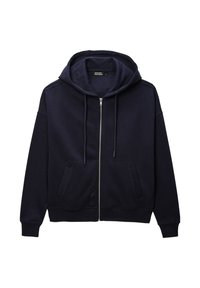 Hoodie à fermeture éclair navy fait en tissu doux ; il possède une grande capuche, des poches avant et des poignets et un ourlet côtelés. Texture lisse, sans motifs.