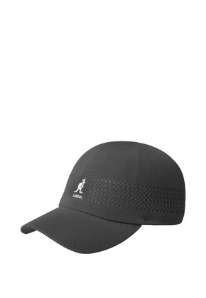 Cappello nero Kangol lavorato a maglia con visiera curva e fascia di ventilazione testurizzata al centro, con logo bianco di canguro sul davanti.