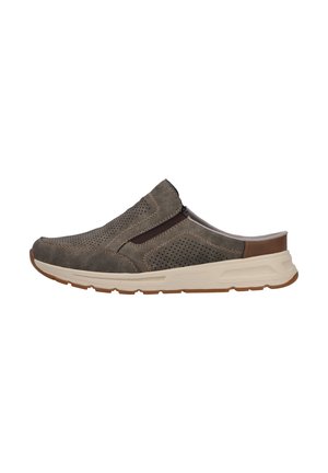 Grauer Slip-On-Sportschuh mit durchlöchertem Obermaterial, elastischen Seitenteilen, gepolsterter beiger Sohle und braunem Absatzakzent.