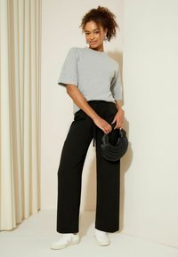 Friends Like These WIDE LEG - Kelnės - black