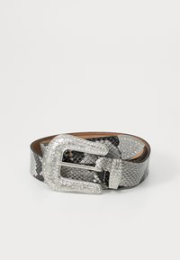 Ceinture en motif serpent noir et argent, avec une grande boucle décorative en argent ornée de strass, présentant une pointe.