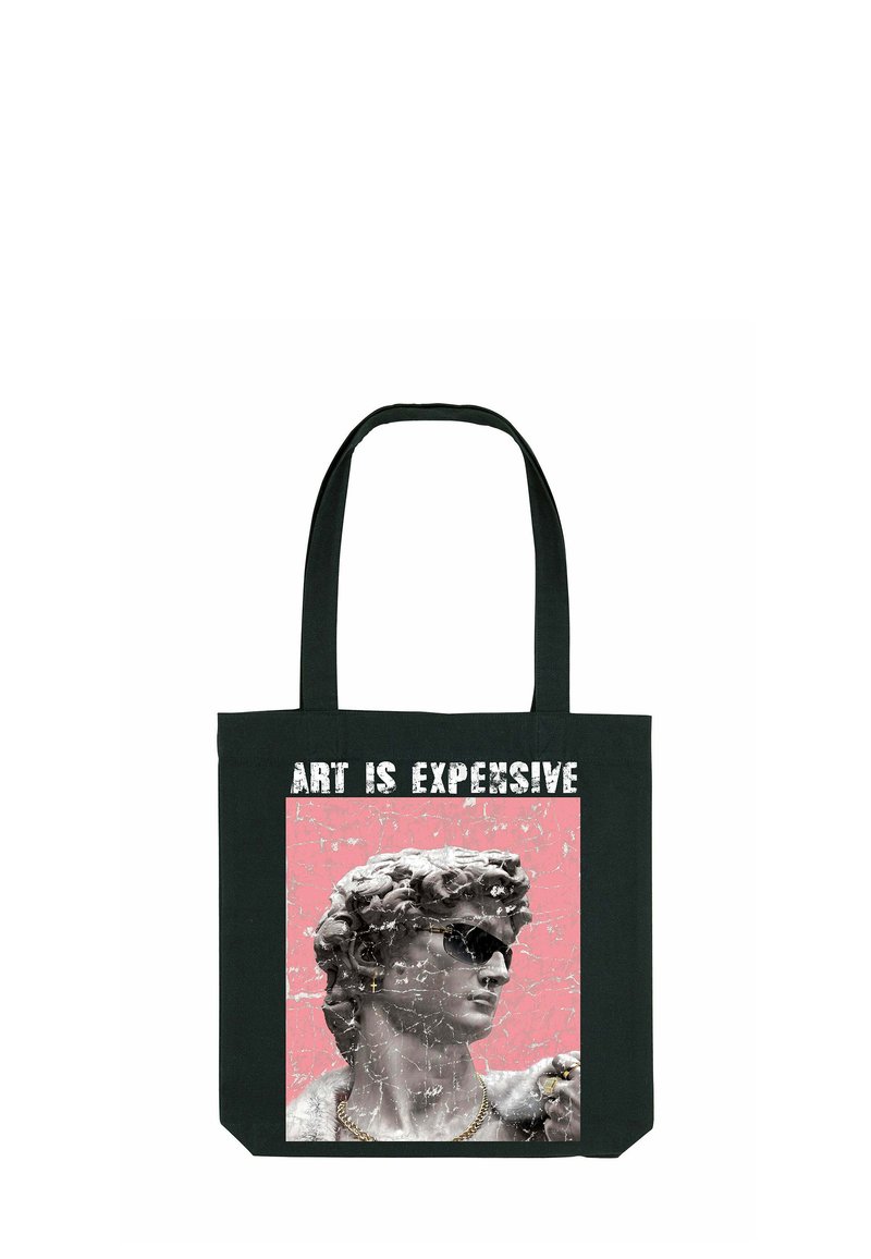 Zwarte totebag met een graphic print van een marmeren standbeeld dat zonnebrillen en een gouden ketting draagt, met de tekst "KUNST IS DUUR" in vette witte letters.
