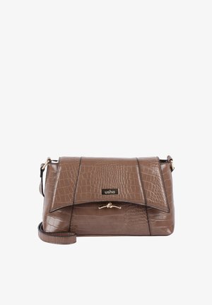 Sac à main en simili cuir marron avec texture crocodile, doté d'une fermeture à rabat, de quincaillerie dorée et d'une bandoulière amovible.