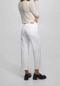 PULL&BEAR Jeans a sigaretta - white