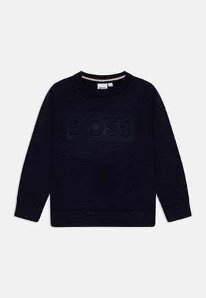 Navyblå sweatshirt lavet af blødt materiale, har en ribbet rund hals, lange ærmer og det hævede "BOSS"-logo i midten.