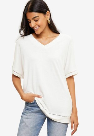 SHORT SLEEVE V NECK CROCHET - T-shirt med print - cream