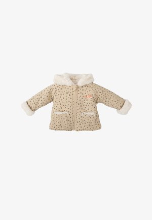 Chaqueta beige para niño pequeño con patrón de cuadros negros, cuello y puños de piel sintética, bolsillos frontales y bordado de una pequeña cara de zorro en el pecho.