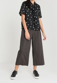 Gina Tricot Blůza - black