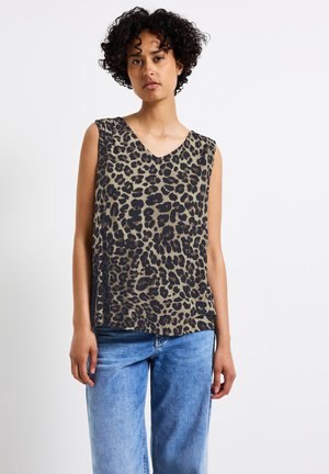 Street One - Top