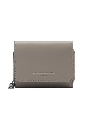 Grijs leren portemonnee met ritsluiting, verdiept logo en contrasterende stiksels. Compact rechthoekige vorm, gladde textuur en minimalistisch ontwerp.