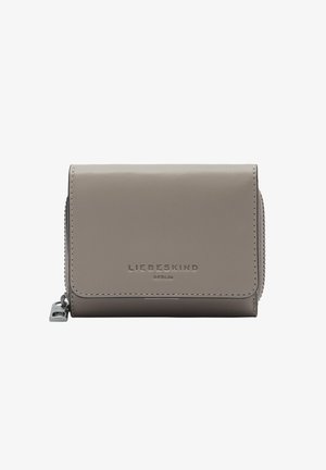 Graue Lederbörse mit Reißverschluss, geprägtem Logo und kontrastierenden Nähten. Kompakte rechteckige Form, glatte Textur und minimalistisches Design.