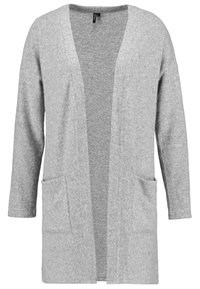 Cárdigan gris hecho de una suave tela texturizada. Presenta un cuello de chal, diseño de frente abierto y dos bolsillos de parche. Mangas largas.