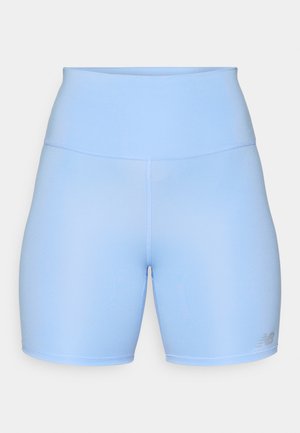 Svijetloplave atletske kratke hlače od glatkog, rastezljivog materijala. Imaju visok pojas i mali logo u donjem desnom kutu.