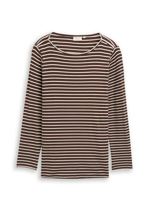 Braunes Langarmshirt mit weißen horizontalen Streifen und rundem Ausschnitt, flach auf einem weißen Hintergrund liegend.