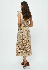 Desires CARLA SLEEVELESS MIDCALF - Dnevna haljina - gardenia