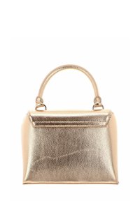 Borsa a mano in oro metallico con una forma strutturata, texture liscia e manico superiore. Presenta una chiusura a patta e dettagli hardware minimali.