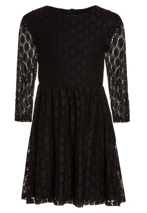 Schwarzes Spitzenkleid mit langen Ärmeln, tailliertem Oberteil, geraffter Taille und ausgestelltem Rock mit kreisförmigem Ausschnittmuster.