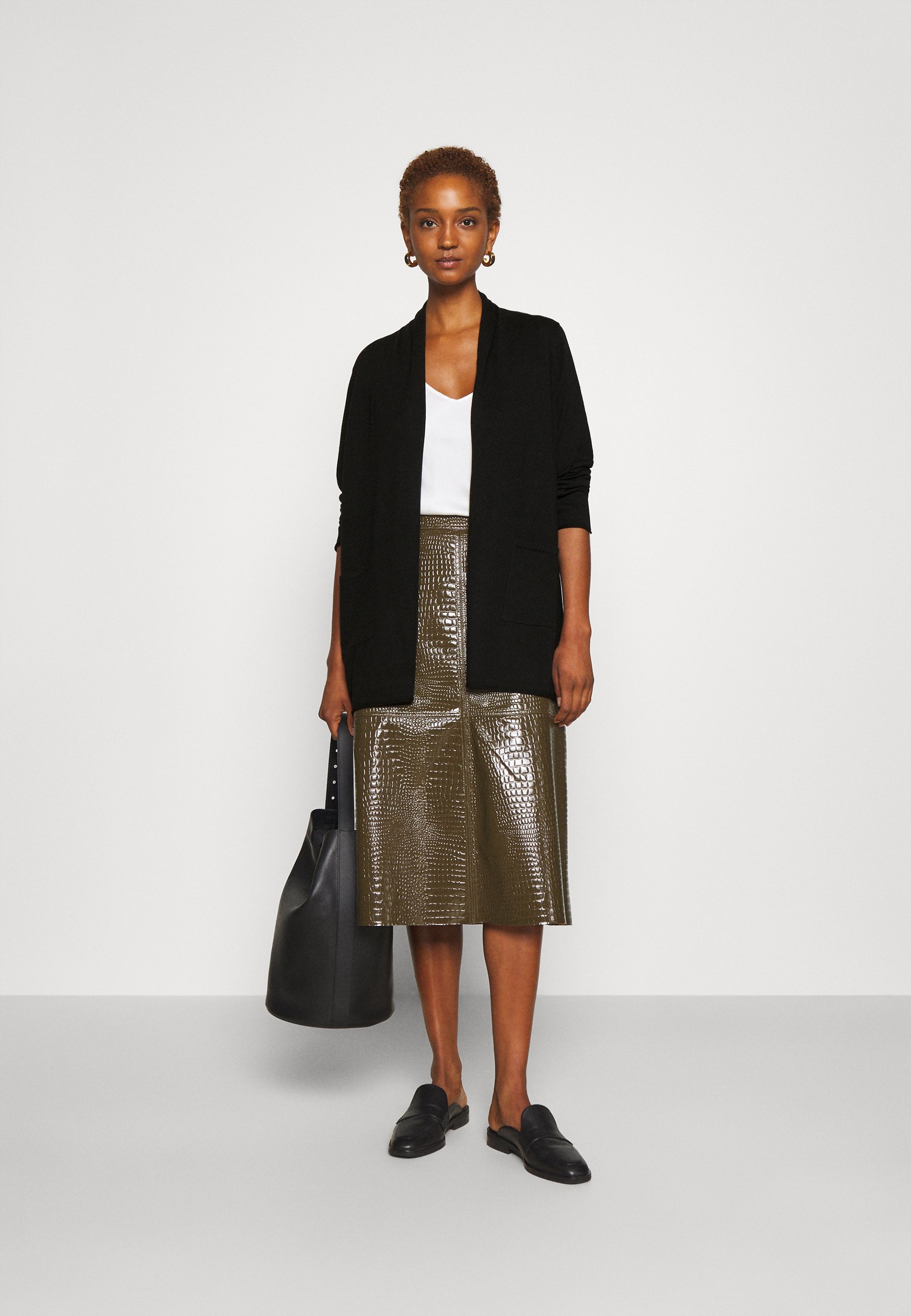 Damen CARDIGAN - Strickjacke Damen CARDIGAN - Strickjacke