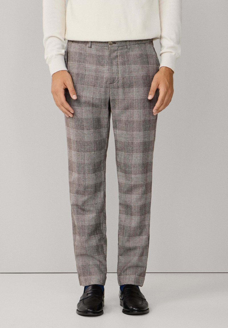 Grau- und braun-karierte Hose aus strukturiertem Stoff mit geradem Schnitt, Fronttaschen und Knopfverschluss.